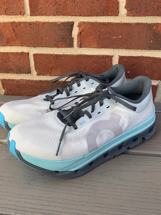 On Running Cloudflow Sneaker - Picture 4 of 12